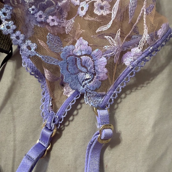 Honey Birdette WHITNEY
Suspender Slim-Wisteria in - Picture 9 of 10